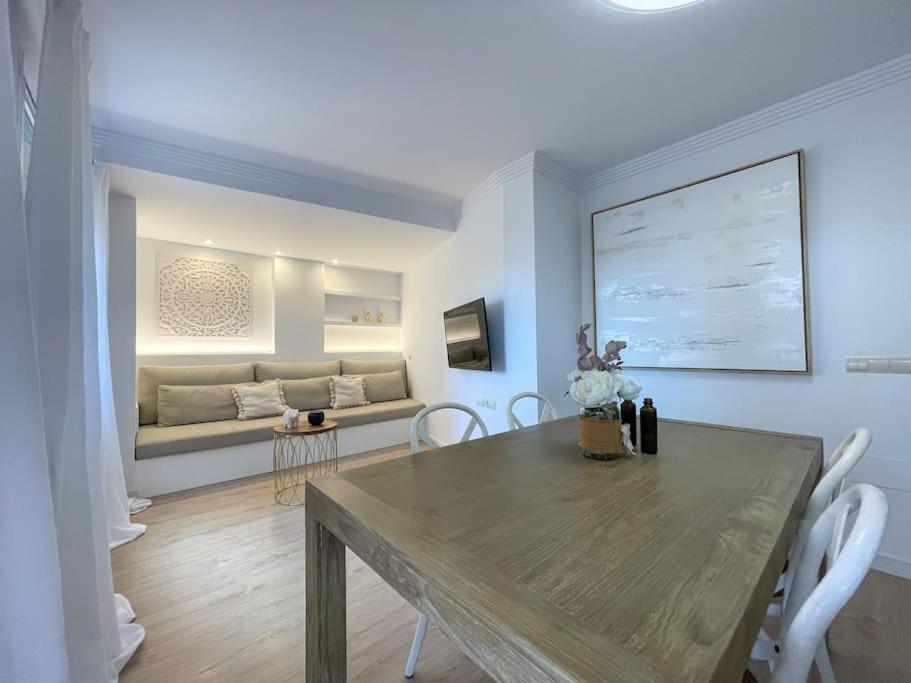 Apartamento Calma Beach Home Torremolinos Esterno foto